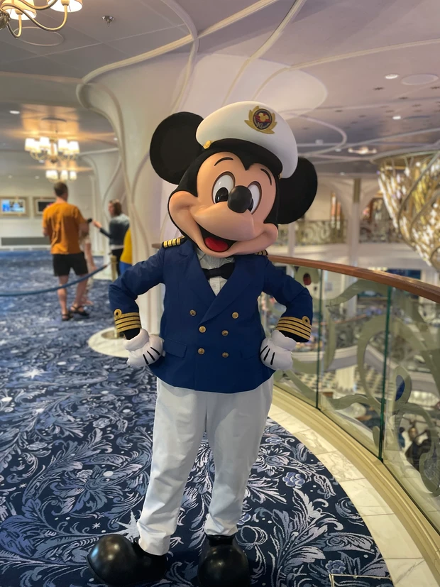 【自己紹介】マキアインフルエンサー１年目のFUMIです！ 海外在住🇺🇸なので今人気の買うべき海外コスメ&溺愛スキンケア・コスメについて発信していきます♡_4_1