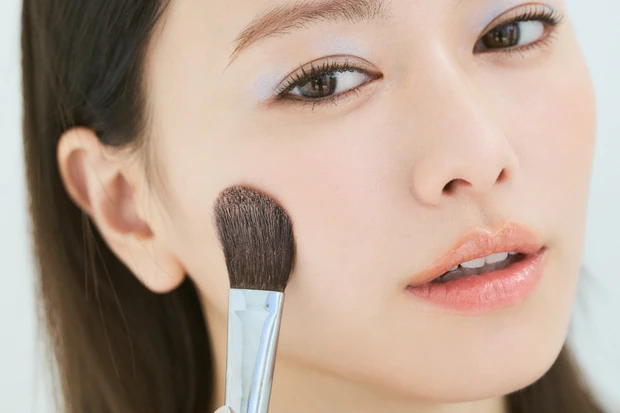 山本舞香のBeauty Script 【2024春夏トレンドメイク】FERRAGAMO編 HOWTO②