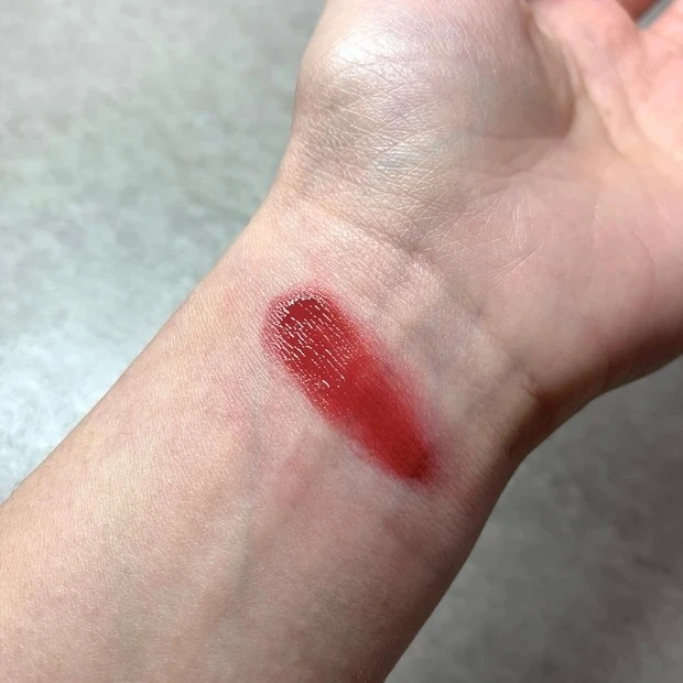 リップもチークも両用できる「リップ&チーク ボーム N°1 ドゥ シャネル」ミニマルな優秀コスメ♡ MIROさん 5 ライヴリー ローズウッド リップ テクスチャー