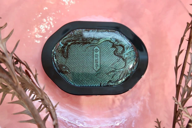 【中国コスメを使用して「中華メイク」にチャレンジ！】花西子_3_1