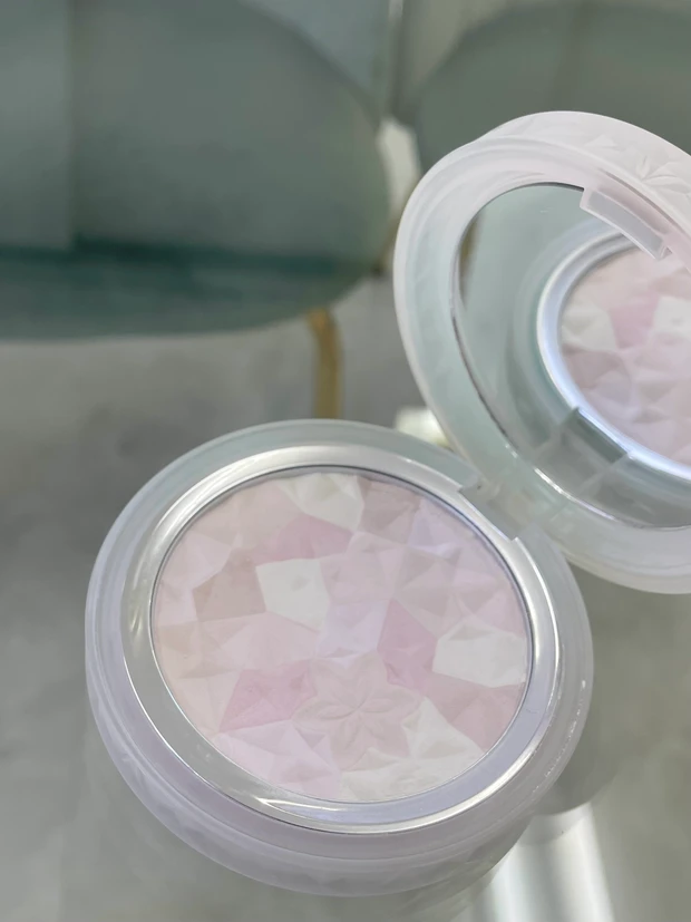 【自己紹介】マキアインフルエンサー１年目の国分亜美です！ 現役イメコンとして、プロ目線で選んだイエベ春コスメを中心に発信していきます♪_5_2