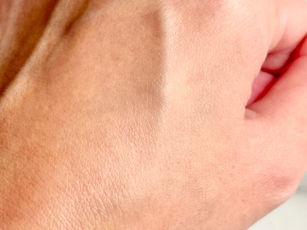 朝の“うっかり肌荒れ”に!頼れるお守り保湿〈IHADA リセットオイル〉_4