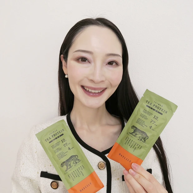 砂糖、甘味料、着色料、保存料不使用で、甘くないプロテイン