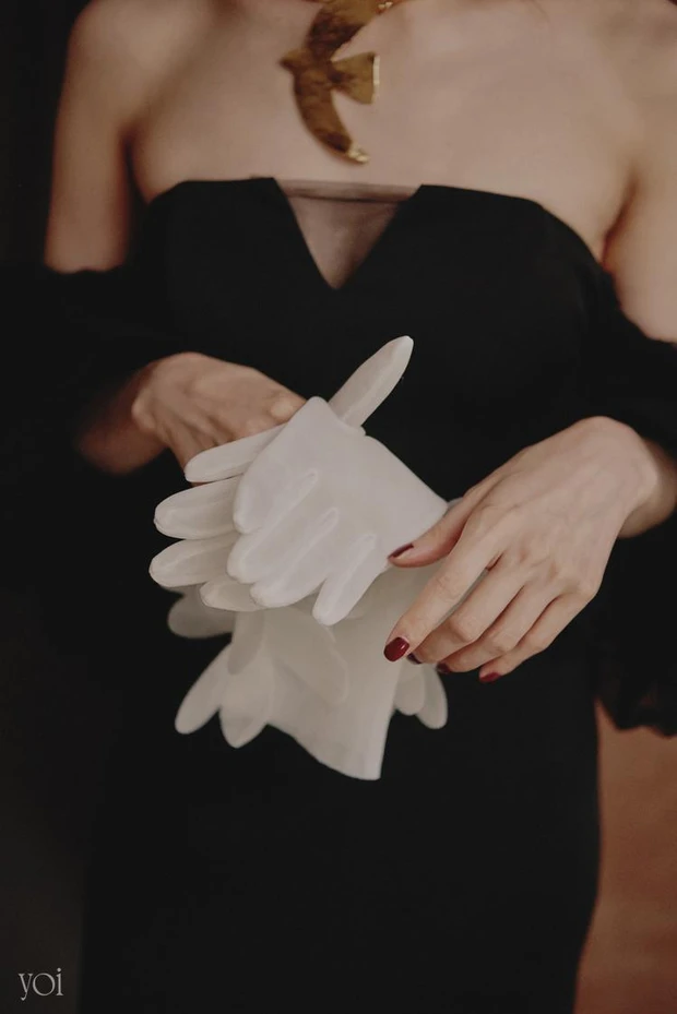 望海風斗　宝塚歌劇団　雪組　トップスター　手