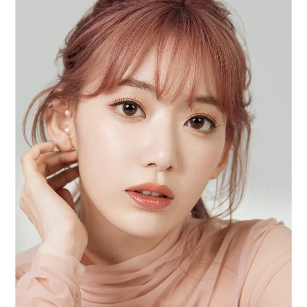 コスメ愛がハンパない!宮脇咲良さんの美容偏愛History