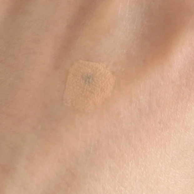 コレクティング ヴェール コンシーラー03 スウォッチ