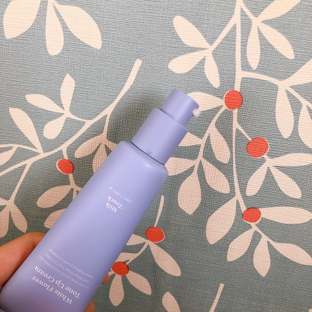 現実にもフィルター効果！ミルクタッチ　ホワイトフラワートーンアップクリーム【MAQUIAインフルエンサーのオッス！推しコス】_2_2