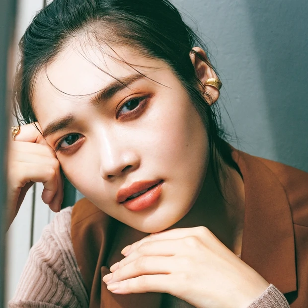 ラメはポイント使いが今っぽい! 大人のための“抜き盛りテク”を林 由香里…