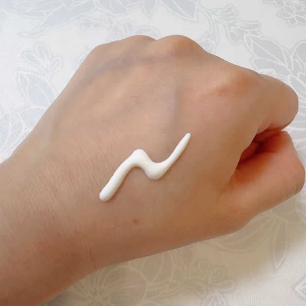 エレガンス アクアクリア スムースシールド UVのテクスチャー①