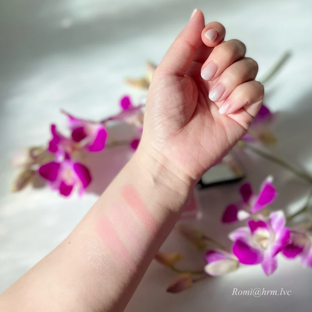 GIVENCHY ジバンシィ チーク スウォッチ