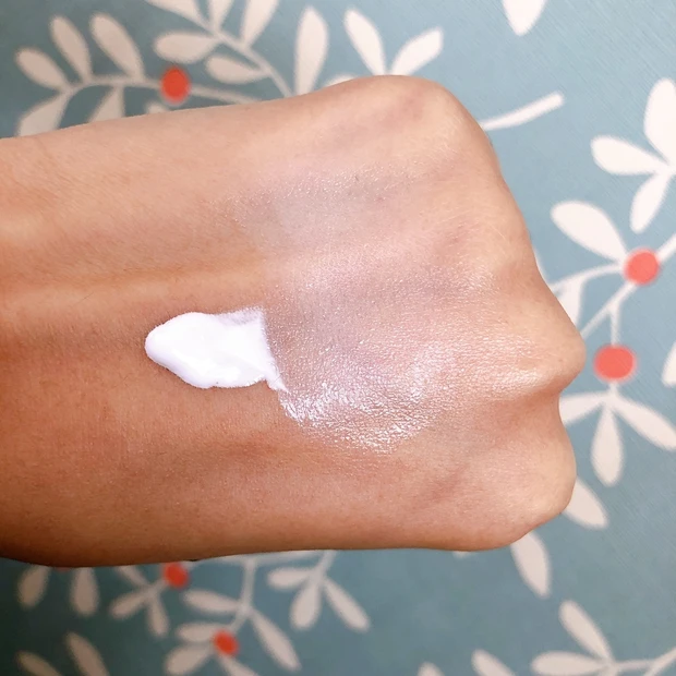 現実にもフィルター効果！ミルクタッチ　ホワイトフラワートーンアップクリーム【MAQUIAインフルエンサーのオッス！推しコス】_2_1