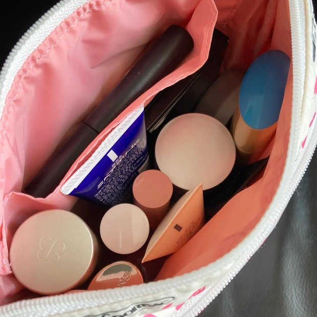 旅行の際は”楽さ”に全振りで！ポーチの中身紹介♪_5