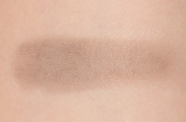 アディクション　ザ シングル アイシャドウ マット 008M スウォッチ