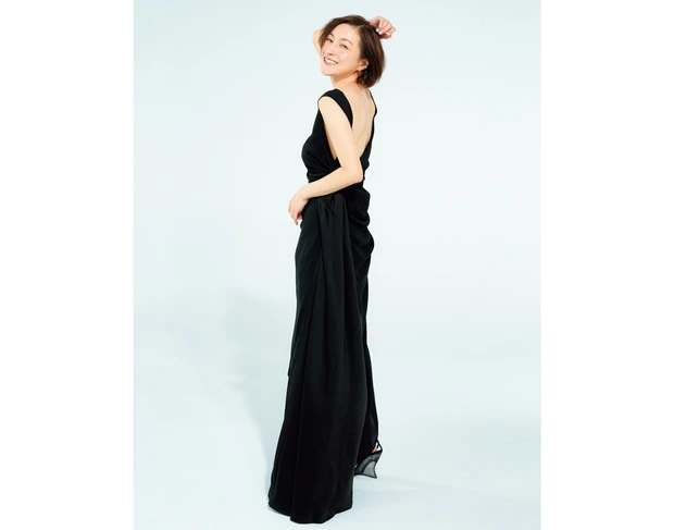 立ち姿の広末涼子さん