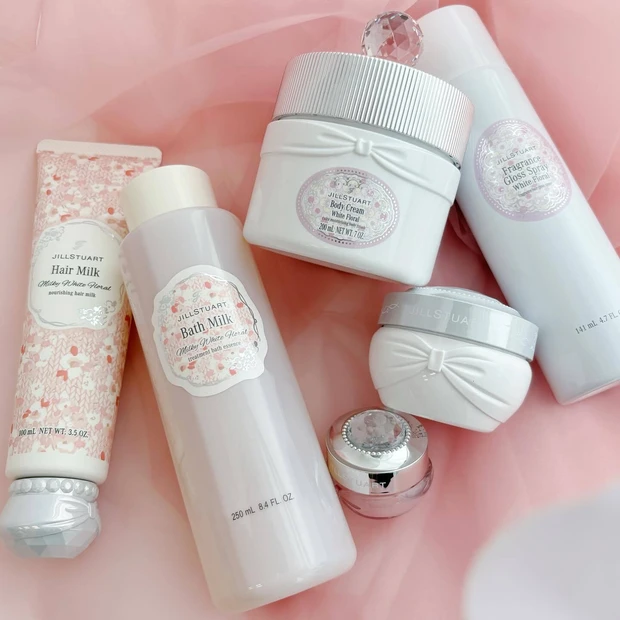 ジルスチュアートから“ミルキーホワイトフローラル”のボディ＆ヘアケアが限定で登場