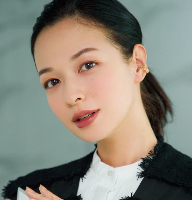 YSL メイクミーブラッシュ パウダーを使ったおすすめメイク　44 NUDE LAVALLIERE