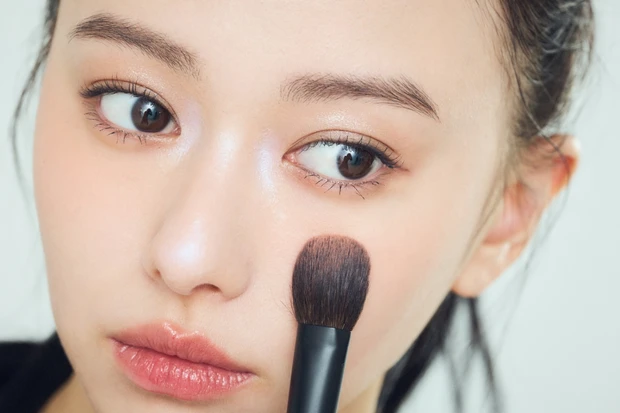 山本舞香さん 夏テラコッタメイク HOW TO MAKE-UP②