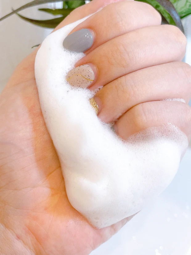 【敏感肌さん必見】低刺激処方のクッション泡で優しく肌を包み込むiniksの極上の洗顔_2
