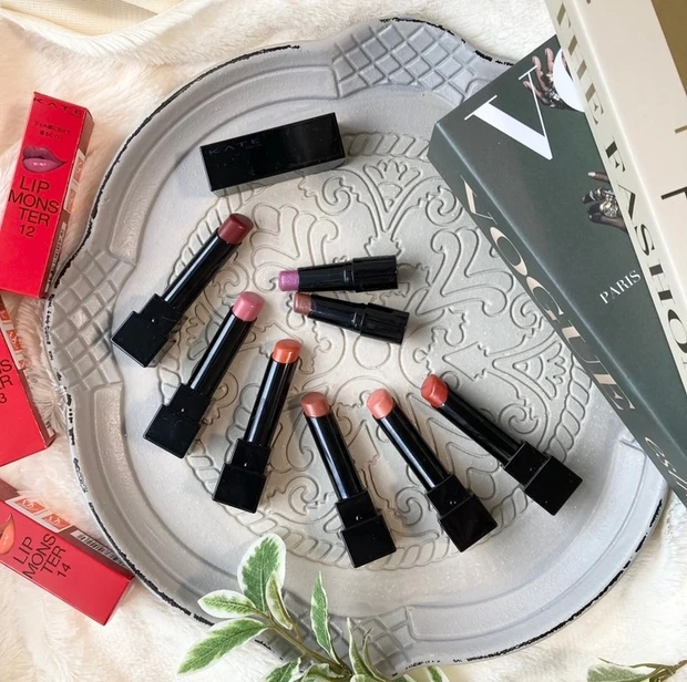 【自己紹介♡】
9年目に突入!!『限定♡』『キラっ、ツヤっ』コスメに目がない、MAQUIAインフルエンサーえりです。_4_1