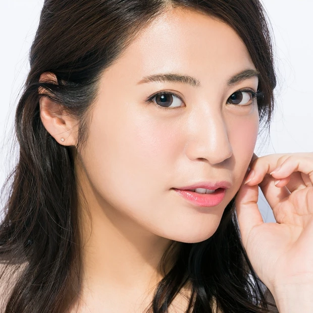 トレンドの濡れツヤまぶた「二重幅広い人が派手目にならない方法は?」