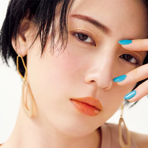 三吉彩花×paku☆chan。ALL2000円以下のプチプラコスメで夏色ニュアンスメイク