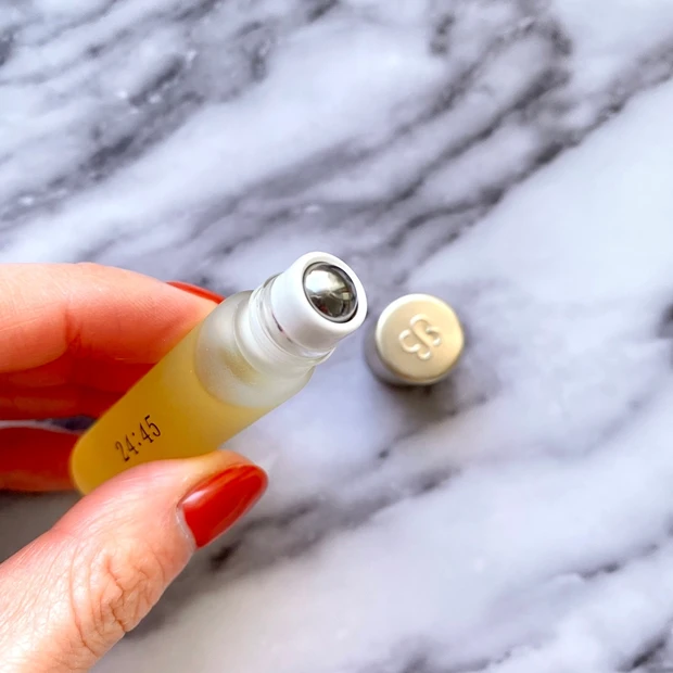 【綺麗な手元に】冬は爪も乾燥しませんか？美しい手元を目指すためにukaのネイルオイルを購入！美爪に必須なアイテムご紹介します_2