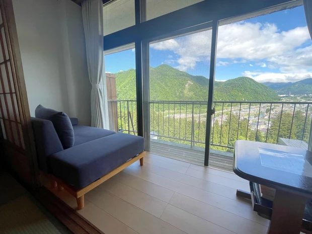 ひとリート　雪国の宿高半