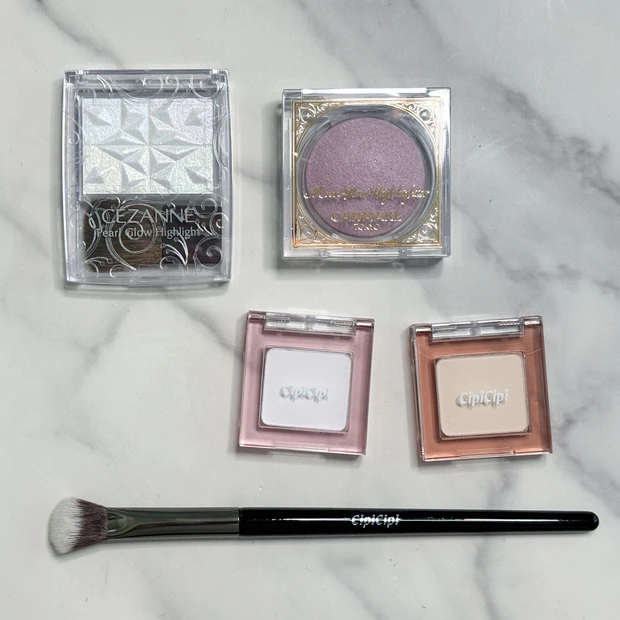 〈セザンヌ・キャンメイク・シピシピ〉質感で選ぶ、優秀プチプラハイライト3選｜なりたい印象別に使い分け！