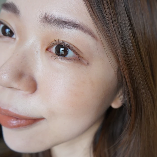 Amplitude アンプリチュード デパコス  透明感 おすすめ  コンスピキュアス マットチークス　おすすめ　ソフトピンク　イエローブラウン