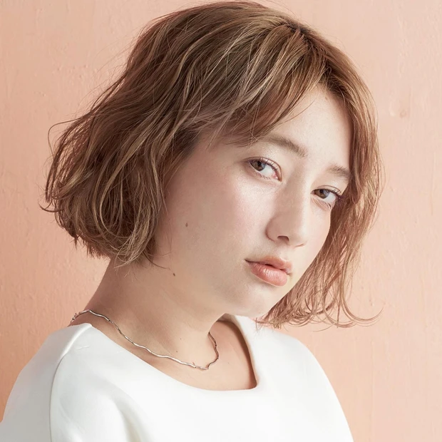 のばしかけバングにおすすめ！ 小顔仕上げのゆるふわセンターパートボブ
