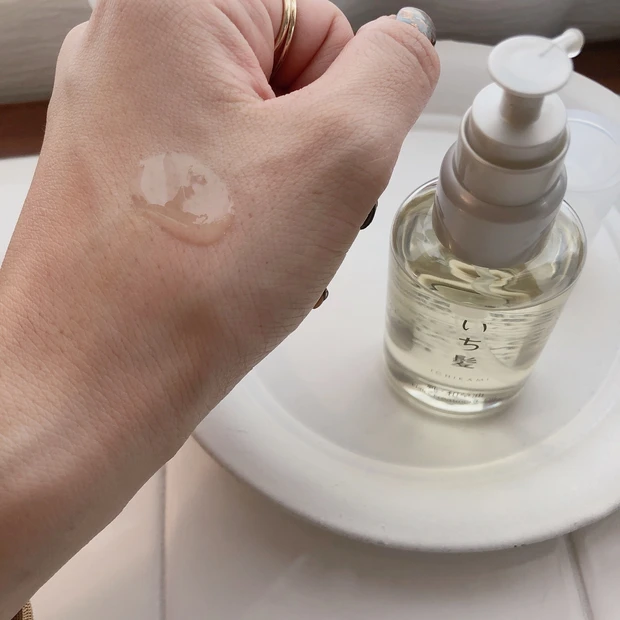 "使うたび美しい髪"厳選した天然オイル。
いち髪 純・和草油_3_1