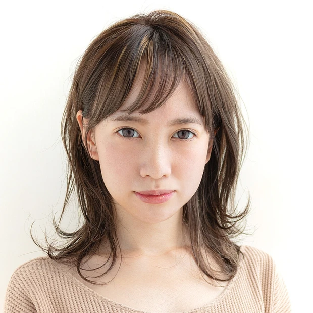 多毛さん、ハチ張りさん必見! 軽やかさ抜群のスッキリ外ハネミディ