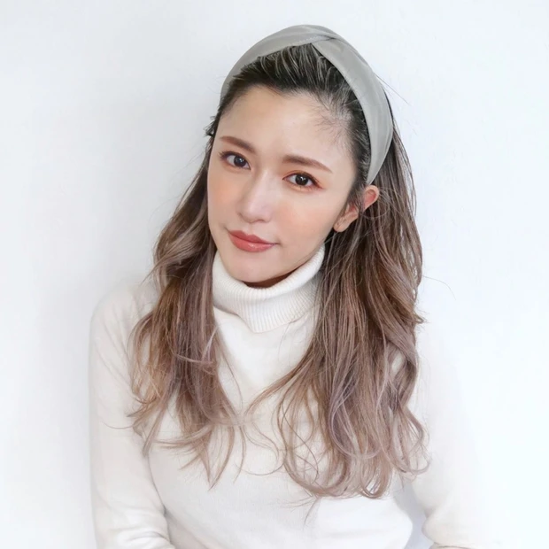 ハイトーンカラーヘアカラーメイクとみりーマキアブロガー