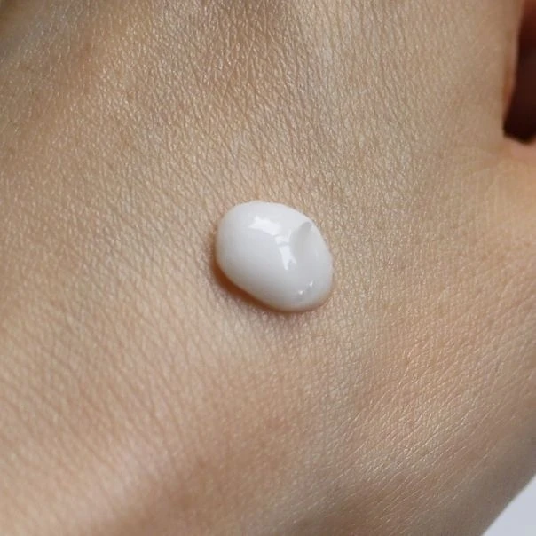 【40代・乾燥肌がお試し】目指すのは白さだけじゃない。美白美容液を徹底比較！_8_1