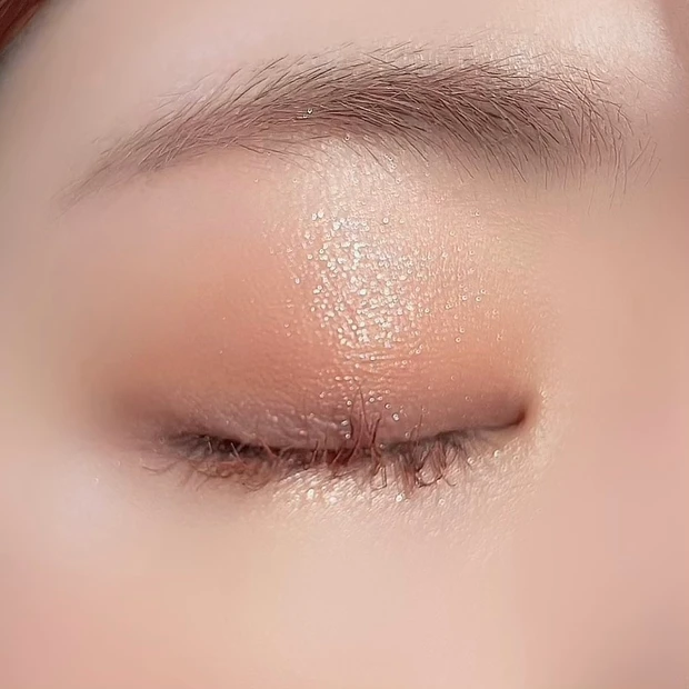 LUNASOL(ルナソル)Mandarin Garnetのルックアイテムを使ったメイク