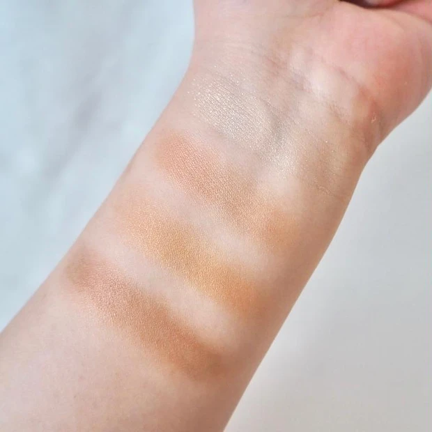 【セザンヌ アイシャドウ】ニュアンスオンアイシャドウ 04 キャメルブラウン スウォッチ