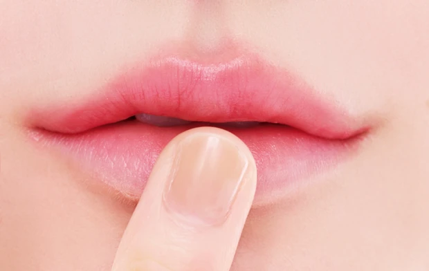 口角上げグラデーションリップ おすすめの塗り方　3