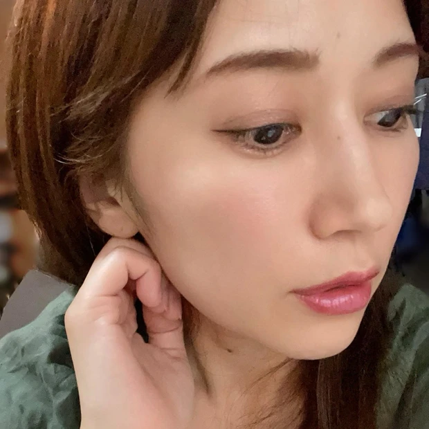 大人気で2か月近く待って買えました!流行りの赤眉。セルヴォーク インディケイト アイブロウマスカラ C _3_1