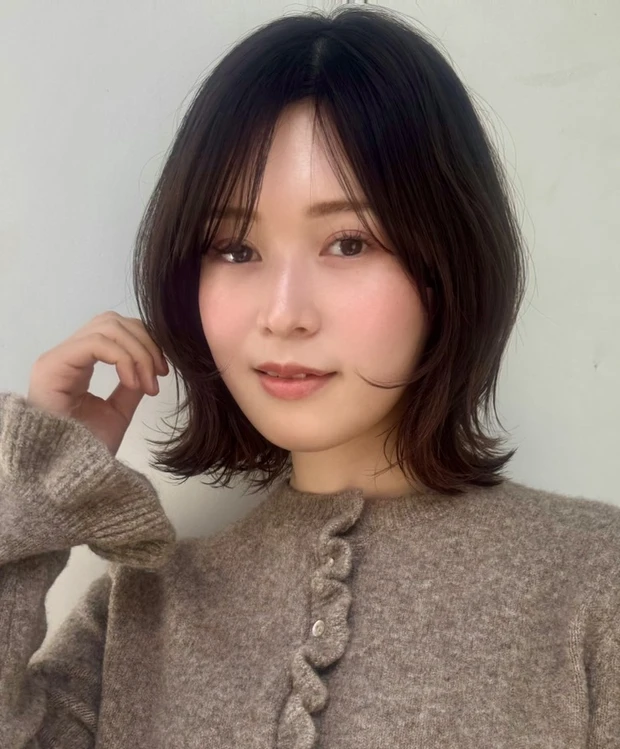 髪型　レイヤーボブ　ボブヘア　前髪あり　サイド