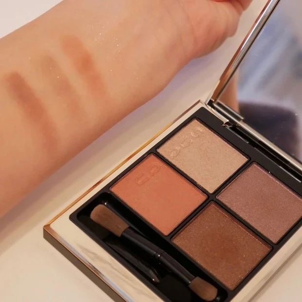 ゆりさん SUQQU(スック) シグニチャー カラー アイズ 01 瑞花 -MIZUHANA スウォッチ