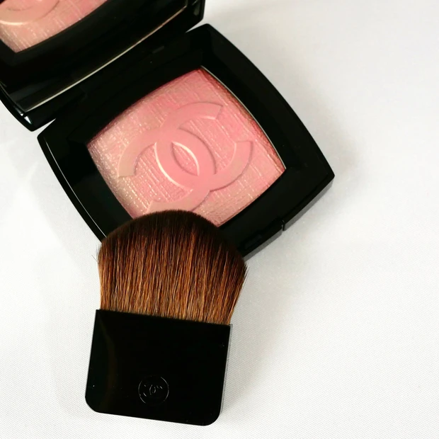 CHANEL  ファンテジードゥシャネル　チーク　2023 CHANEL春コスメ2023】2色のピンクが重なり合う血色チーク