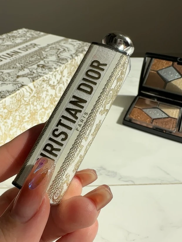 【DIORホリデーコレクション🤍】見てるだけでトキメク。。💞ディオールクリスマスコフレのスウォッチとメイクhow toを紹介🤍✨_3_1