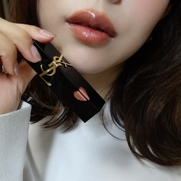 YSL ザ インクス ヴィニルクリーム  443：ポップザヌードの着画