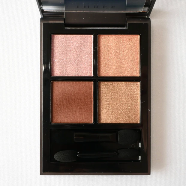 THREE スターゲージングアイシャドウクアッド 05 BEAUTIFUL BONNIE