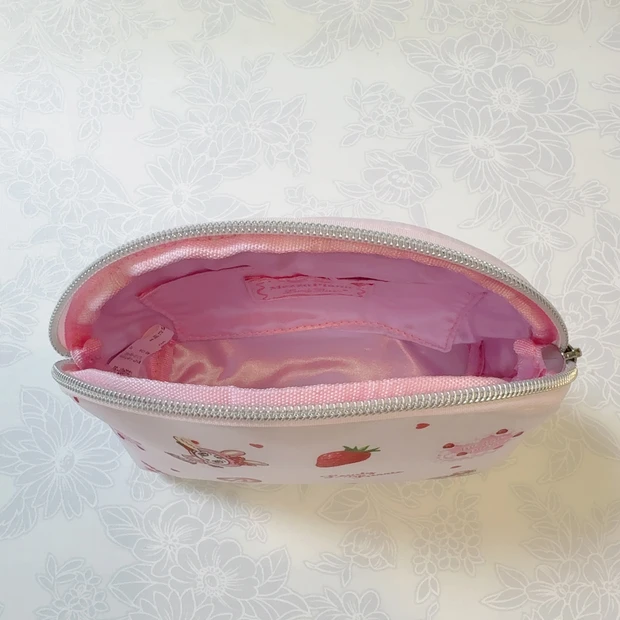 メゾピアノのポーチの中身