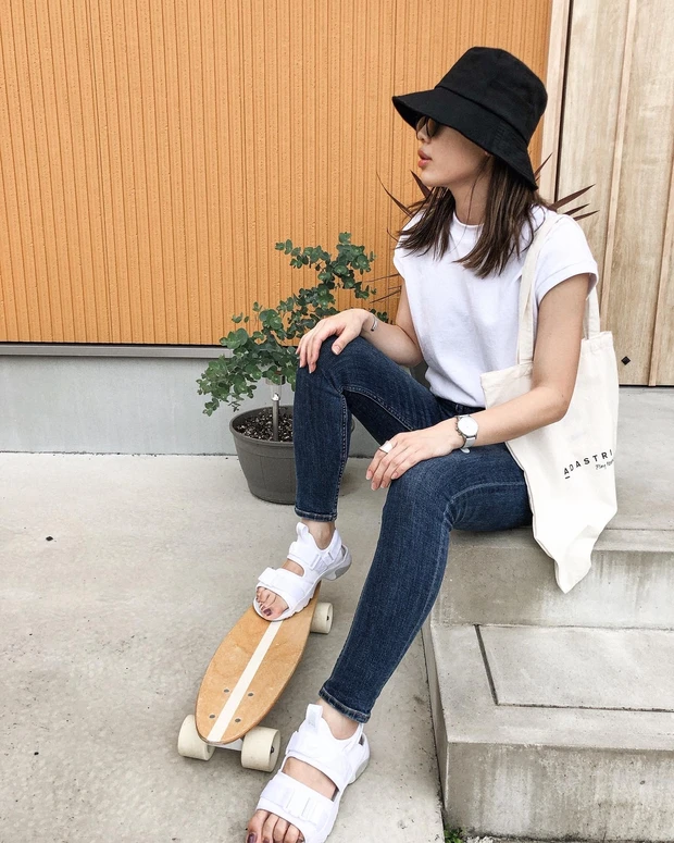 整形メイクで唇盛って色っぽく変身〜♡_3