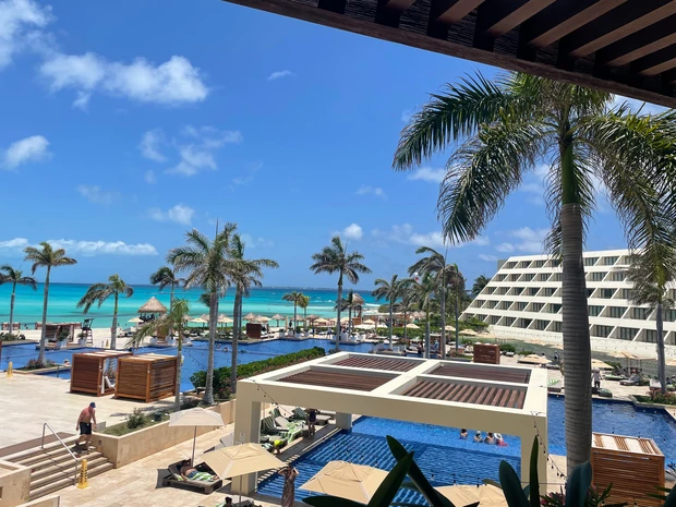 【スキンケアオタクのポーチの中身】３泊４日の海外旅行🌞何を持っていく？最小限にまとめながらもしっかりケアできる商品勢揃い✨_16_1