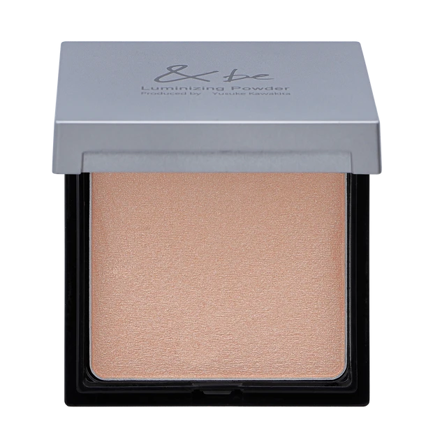 &be ルミナイジングパウダー 全2色 各¥2420/Clue