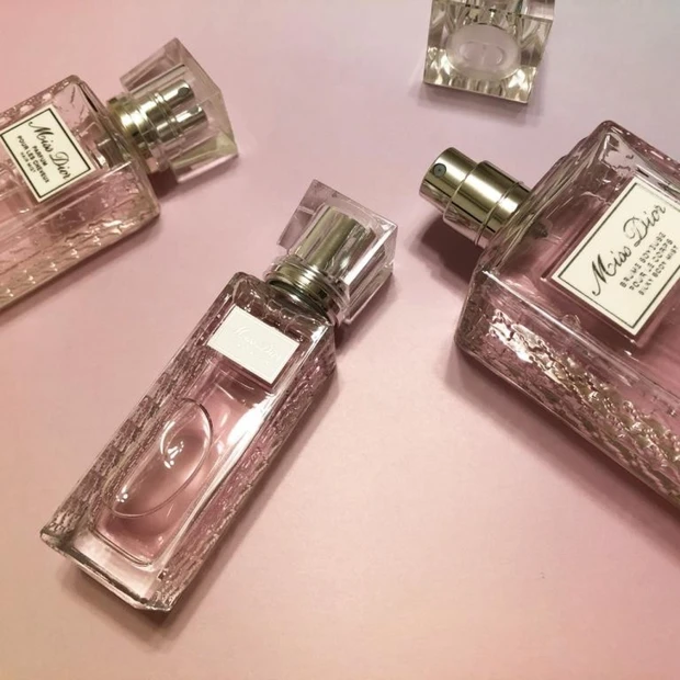 ディオールの人気香水3種。携帯できるロールオンタイプが使える！
