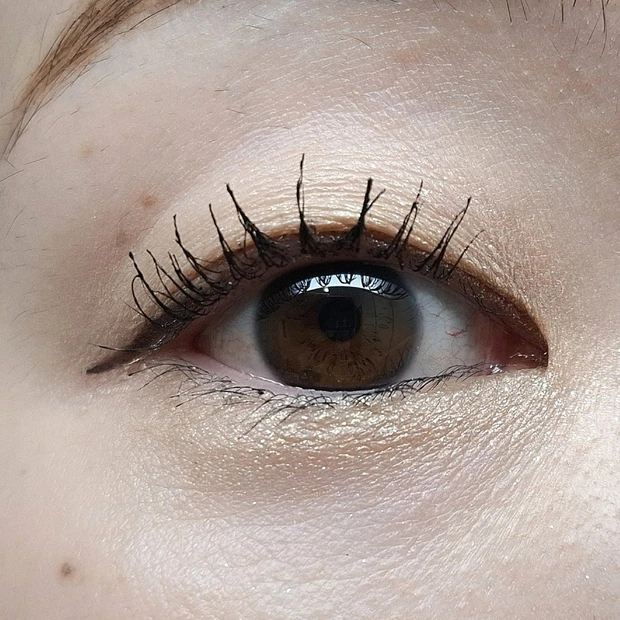 【小田切ヒロさんおすすめ】ダブルムードアイズに限定色が登場!「BE-7 ベージュムード」をイエベ春がレビュー_4_1